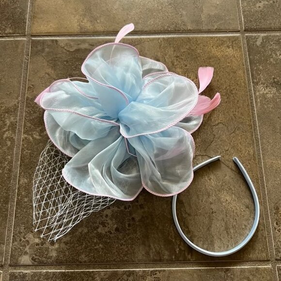 Fascinator Headpiece for Special Occasions (see more photos) - Picture 4 of 10